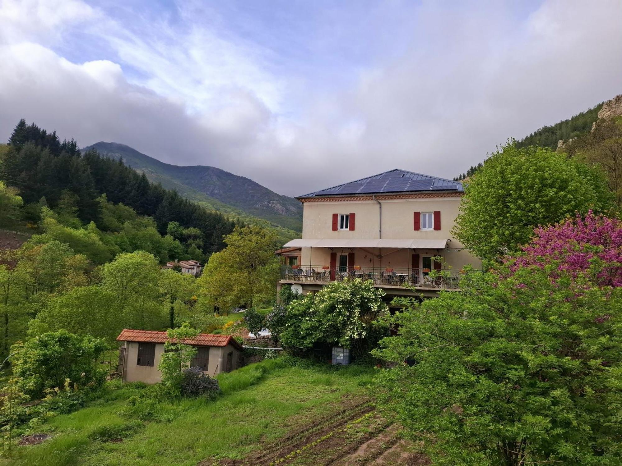 Auberge Arthea Laviolle Exterior photo